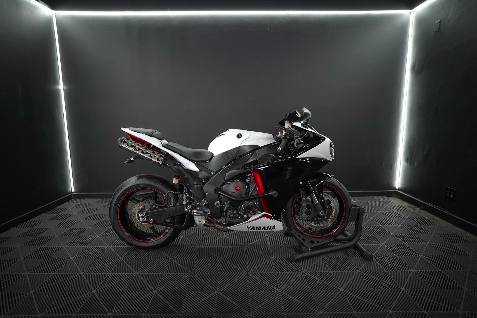 2012 r1 for sale sales